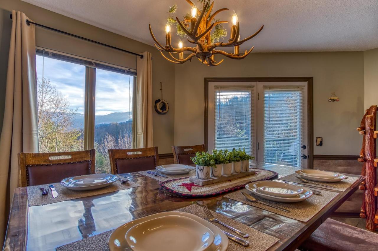 3 Decks, Mtn Views! Tree Tops By Honeybearcabins - Luxury Rain Showers, 3 King Suites, Xl Hottub, Fireplace, Bear Sightings Gatlinburg Εξωτερικό φωτογραφία