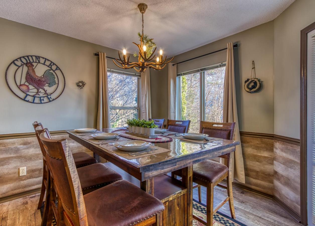 3 Decks, Mtn Views! Tree Tops By Honeybearcabins - Luxury Rain Showers, 3 King Suites, Xl Hottub, Fireplace, Bear Sightings Gatlinburg Εξωτερικό φωτογραφία
