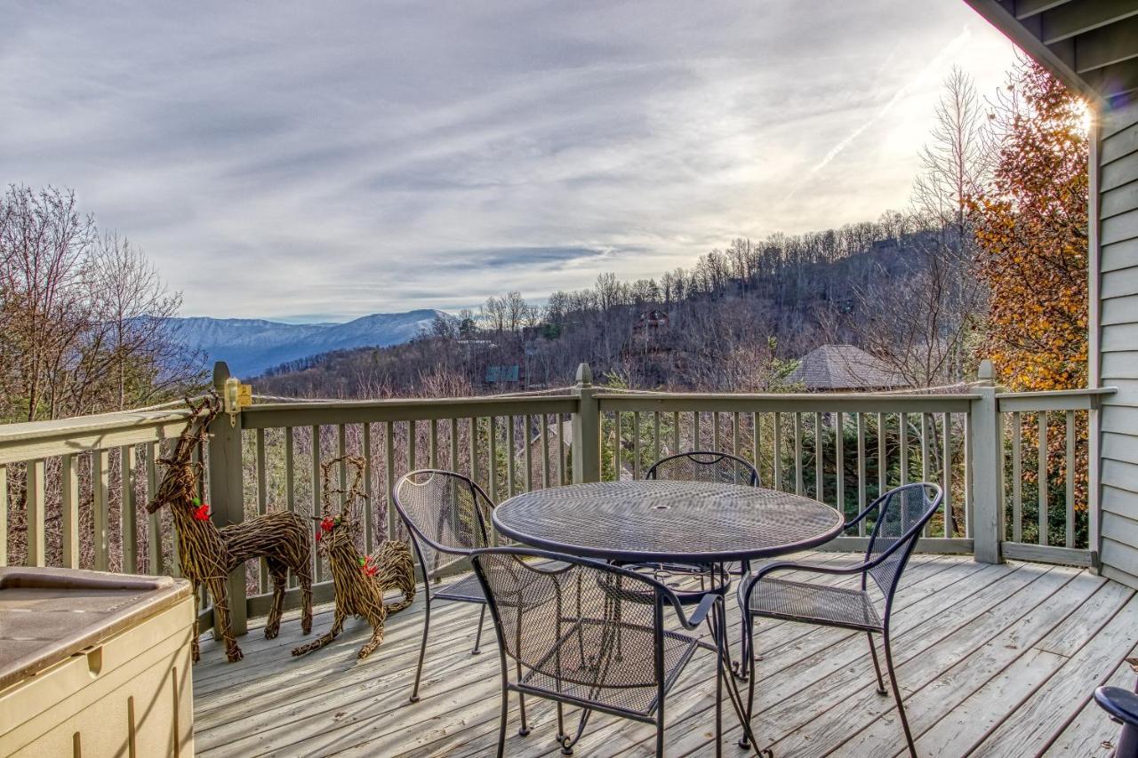 3 Decks, Mtn Views! Tree Tops By Honeybearcabins - Luxury Rain Showers, 3 King Suites, Xl Hottub, Fireplace, Bear Sightings Gatlinburg Εξωτερικό φωτογραφία
