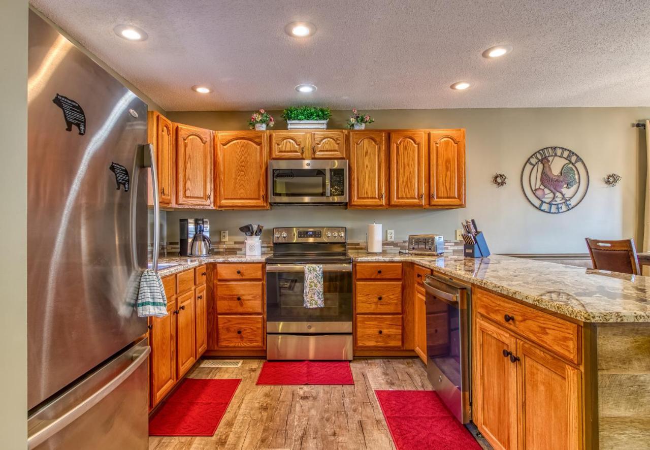 3 Decks, Mtn Views! Tree Tops By Honeybearcabins - Luxury Rain Showers, 3 King Suites, Xl Hottub, Fireplace, Bear Sightings Gatlinburg Εξωτερικό φωτογραφία