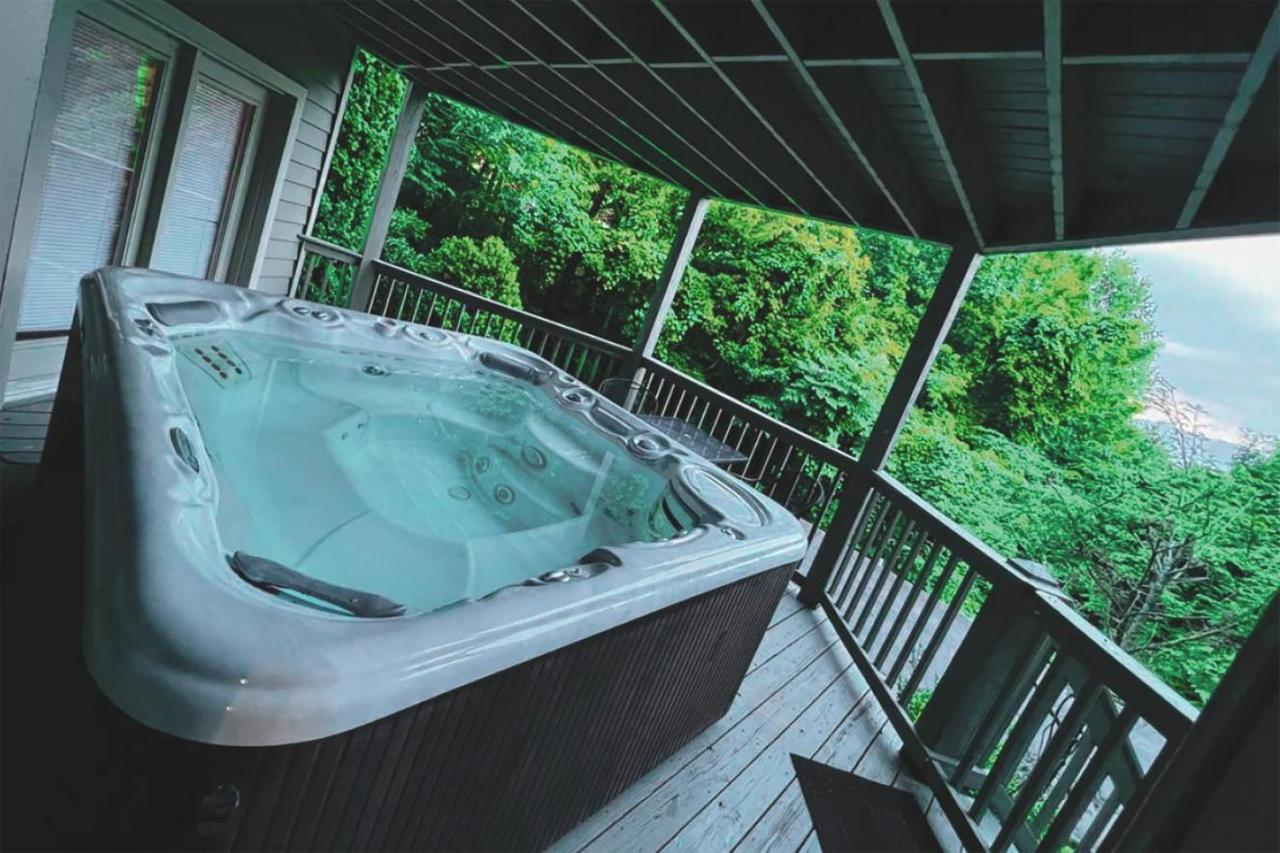 3 Decks, Mtn Views! Tree Tops By Honeybearcabins - Luxury Rain Showers, 3 King Suites, Xl Hottub, Fireplace, Bear Sightings Gatlinburg Εξωτερικό φωτογραφία