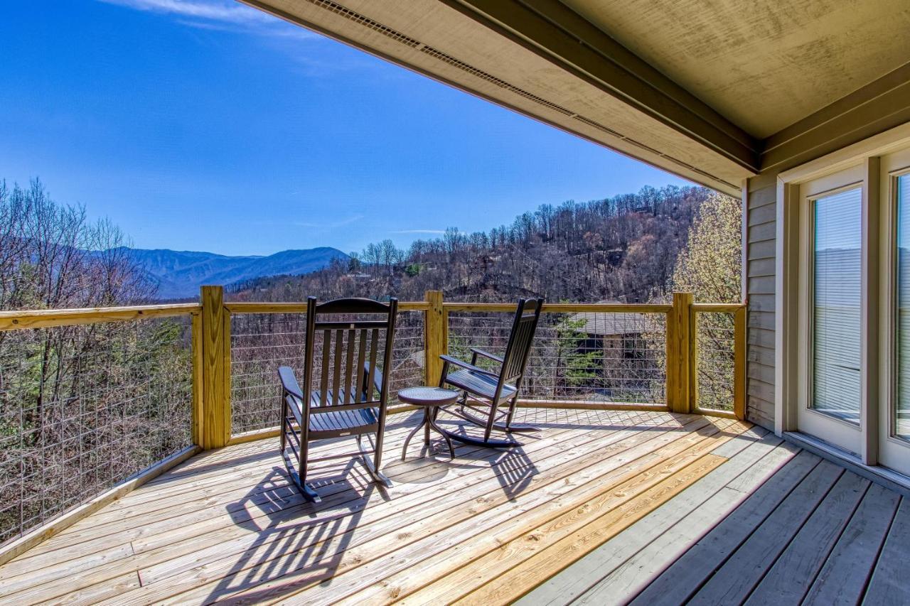 3 Decks, Mtn Views! Tree Tops By Honeybearcabins - Luxury Rain Showers, 3 King Suites, Xl Hottub, Fireplace, Bear Sightings Gatlinburg Εξωτερικό φωτογραφία
